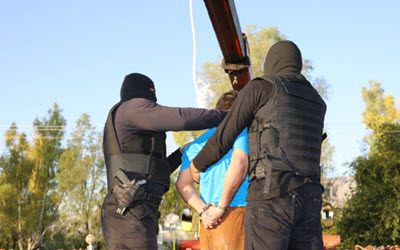 Public-execution-in-Kazerun-Iran-400