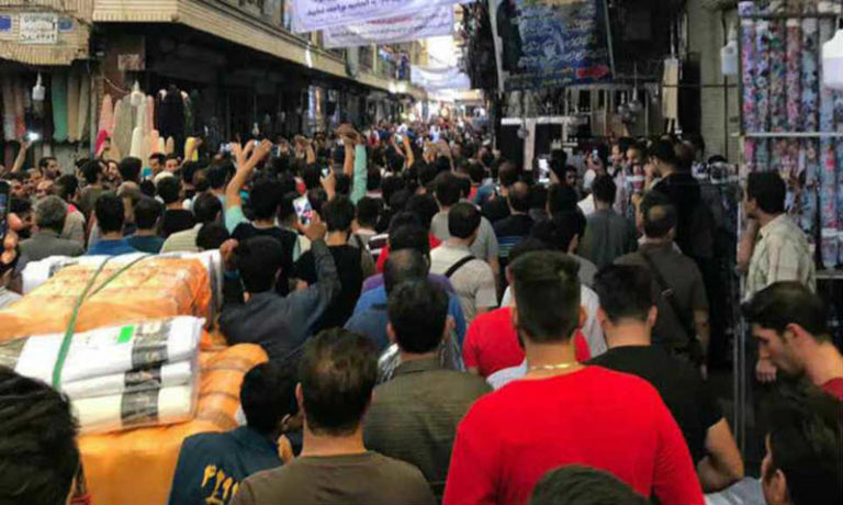 Iran Regime’s Efforts to Steady the Economy Have Failed