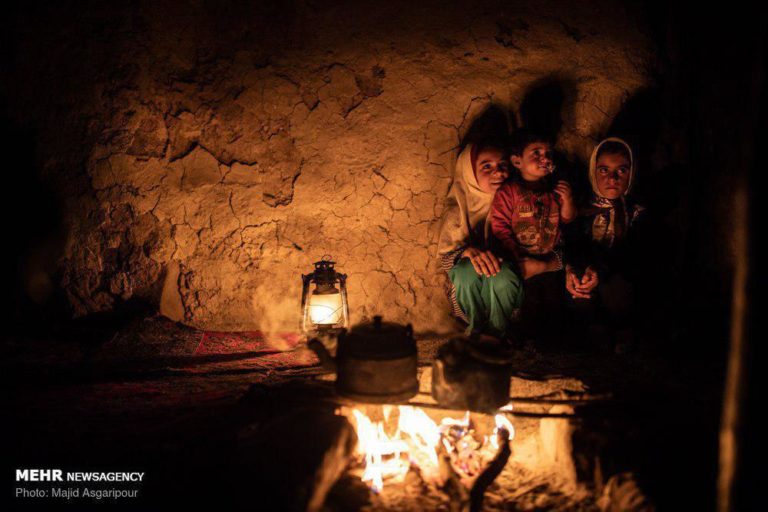 Rouhani Acknowledges Poor Living Conditions of Iranians