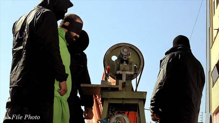 Iran Regime to Amputate Hands of 23 Prisoners