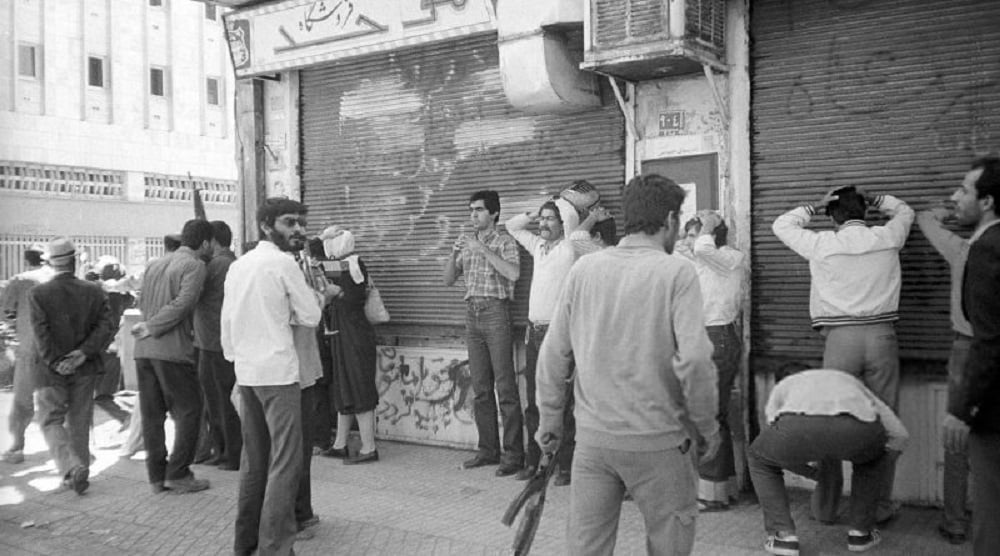 Tehran-1981-mass-arrest-of-MEK-supporters