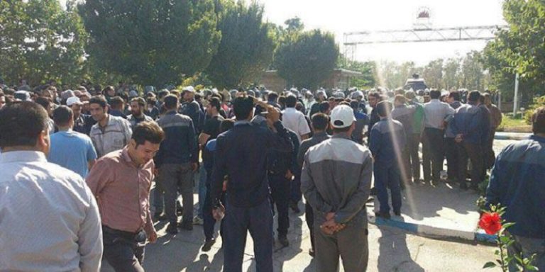 On Sunday, October 20, 2019, workers at Azarab factory in the city of Arak (central Iran) continued their demonstrations for the 12th day running despite repeated threats and oppressive measures by the regime.