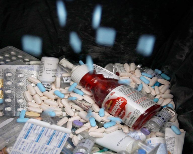 The shortage of medicine has turned into a major, widespread social crisis in Iran. In recent years, some medicines have become extremely scarce, and prices have risen tremendously.