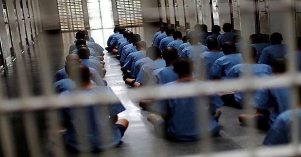 In the Iranian regime's prisons, prisoners are at risk of contracting the coronavirus due to the regime's criminal negligence. In the Iranian regime's prisons, prisoners are at risk of contracting the coronavirus due to the regime's criminal negligence.