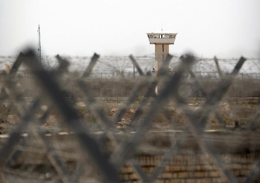 Prisoners in the Iranian regime's prisons are at risk of contracting the coronavirus due to the regime's criminal negligence, which has led to several riots in the country's prisons.