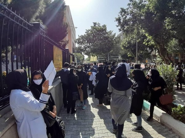Nurses-in-Isfahan-province-gathered-outside-the-Isfahan-Judiciary Nurses-in-Isfahan-province-gathered-outside-the-Isfahan-Judiciary