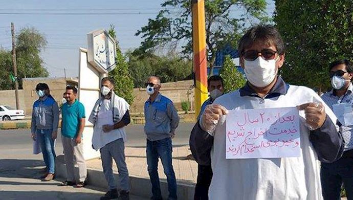 Administrative-employees-protesting-in-Khuzestan-province-southwest-Iran