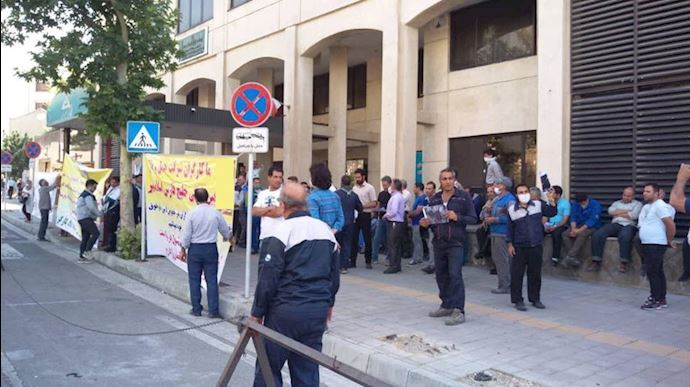 Protests-by-people-from-all-walks-of-life-continue-across-Iran Protests-by-people-from-all-walks-of-life-continue-across-Iran