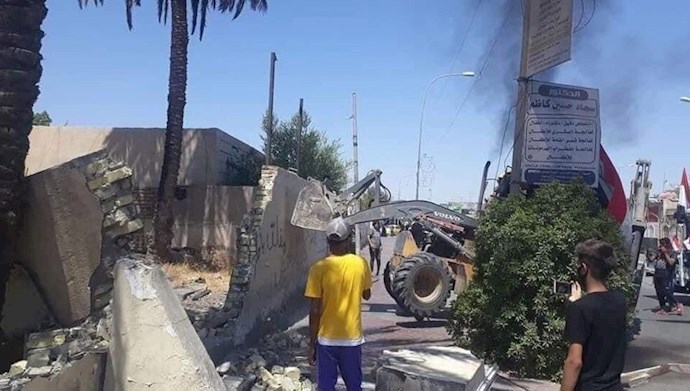 Protesters-in-the-city-of-Nasiriyan-southern-Iran-storm-sites-associated-to-various-Iran-backed-militia-groups Protesters-in-the-city-of-Nasiriyan-southern-Iran-storm-sites-associated-to-various-Iran-backed-militia-groups