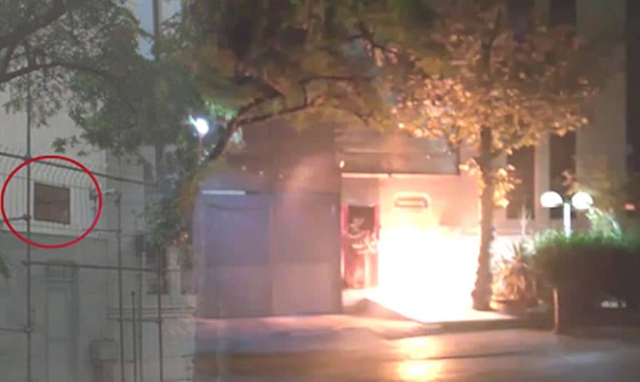 Iran_Defiant_Youth_14102020_2 Mashhad - Setting fire to the entrance of the Guardian Council's Office of Inspection and Supervision in Khorasan Razavi- October 14, 2020