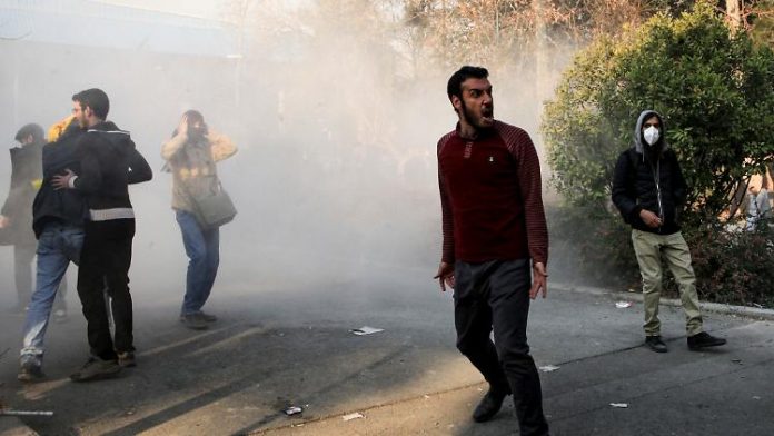 Iran_protests_03112020