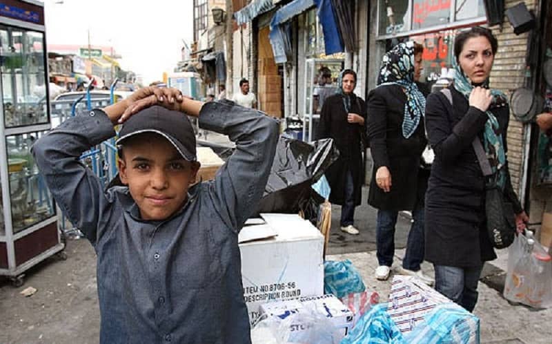 Shush_Iran_21112020 The live in Shush Square in southern of Tehran, Iran. Shush is one of the poorest neighborhoods in Tehran and the lives of Shush residents are under threat to be infected by coronavirus. Yesterday the coronavirus death toll in Tehran Province has reached 39,651