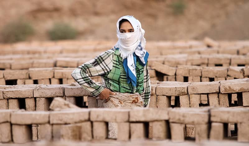 Iran-women-workers-23122020 With the Coronavirus outbreak, many families have suffered additional economic and social harm. Women heads of household often must leave their homes, regardless of conditions, to earn an income.