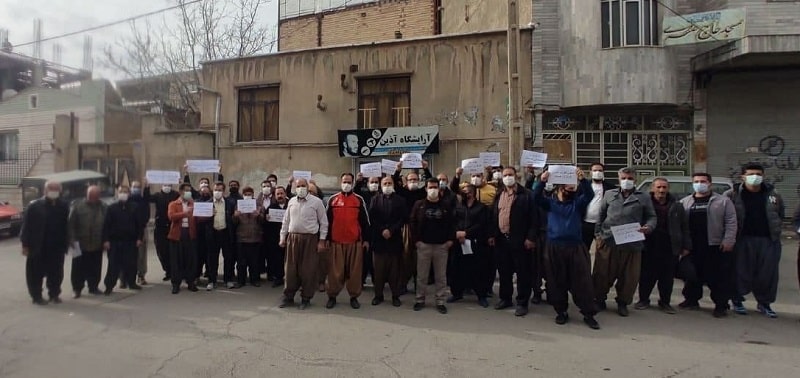construction-workers-gathered-outside-the-social-security-org-to-demand-their-lack-of-insurance-saqqez-western-iran-march-13-2021 Construction workers gathered outside the Social Security Org. to demand their lack of insurance - Saqqez, western Iran, March 13, 2021