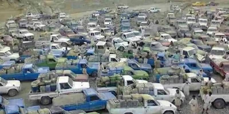 fuel-carriers-traffic-saravan-border-1 fuel-carriers-traffic-saravan-border