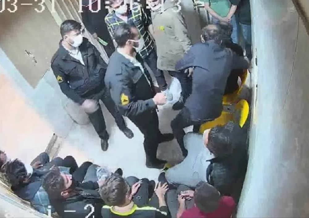 iran-prison-treatment-1 iran-prison-treatment (1)