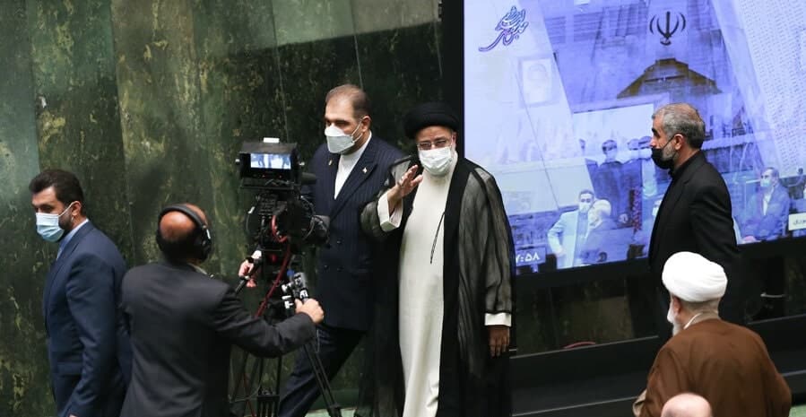 ebrahim-raisi-iran-parliament ebrahim-raisi-iran-parliament