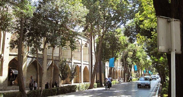 iran-isfahan-sheikh-bahai-street-1