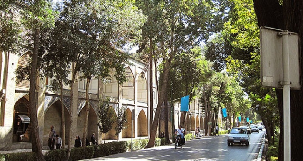 iran-isfahan-sheikh-bahai-street-1