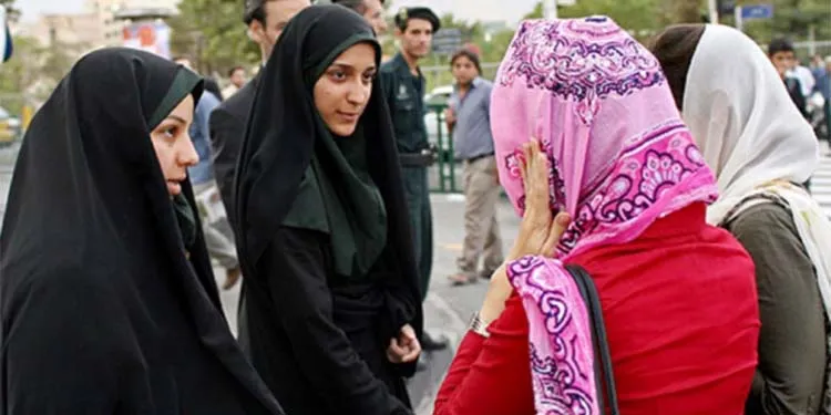 Iran-women-with-improper-hijab Iran-women-with-improper-hijab