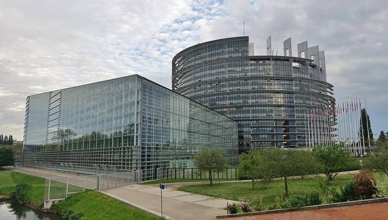 The European Parliament building in Strasbourg. (Attribution: © Cayambe, CC BY-SA 4.0, via Wikimedia Commons)