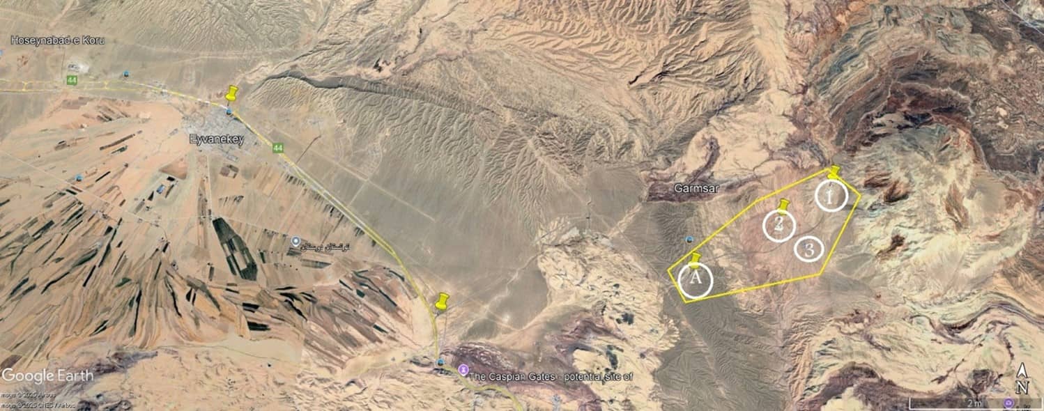 Aerial photo and internal division of the Ivanaki site