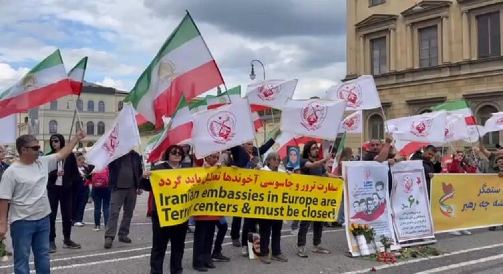 Supporters of PMOI/MEK held a rally in Munich on May 17, 2025, protesting Iran's human rights abuses and death sentences on political prisoners.