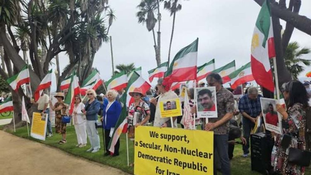 Rally in Los Angeles Warns of Imminent Executions of Five Iranian Political Prisoners