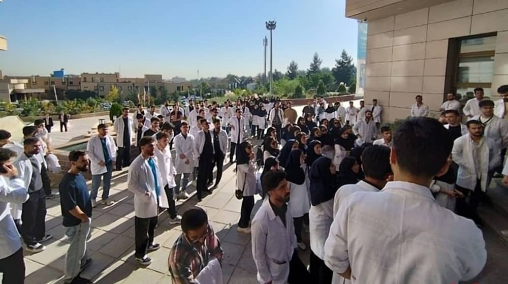 Hamedan – Nursing students protest delays in the internship program at Hamedan University of Medical Sciences—October 5, 2025