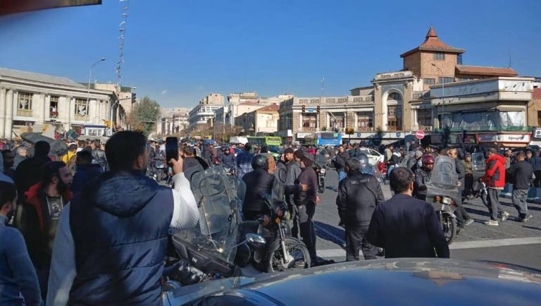 Protesters rally at Tehran’s Saadi metro station as Bazaar strikes enter second day —December 29, 2025