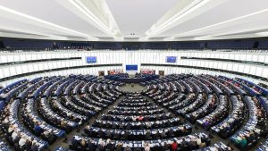 European Parliament hemicycle, Strasbourg. Photo: David Iliff (Diliff), CC BY-SA 3.0, via Wikimedia Commons. License: https://creativecommons.org/licenses/by-sa/3.0/