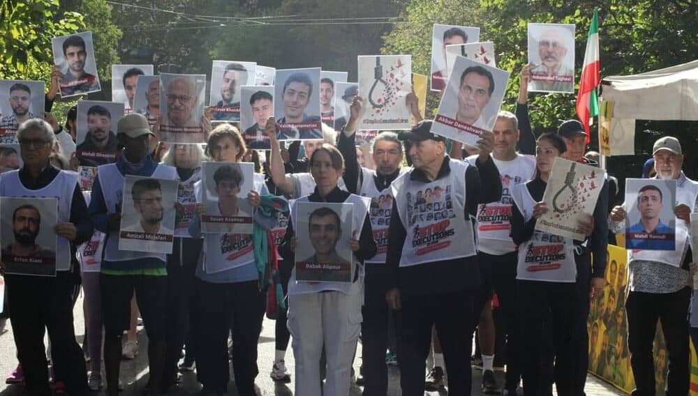 October 10, 2026 – On the World Day Against the Death Penalty, supporters of the Iranian Resistance and human rights advocates took part in a 3.5-kilometer run at Parc Montsouris in Paris to condemn executions in Iran