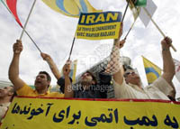 Iranian protestors urge sanctions against Iran Iranian protestors urge sanctions against Iran