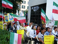 Geneva-sitin-3 Growing support for sit-in outside UNHCR in defense of Iranian Mojahedin