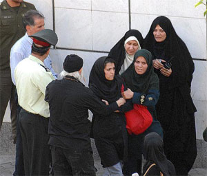 women-suppression4-12Jun