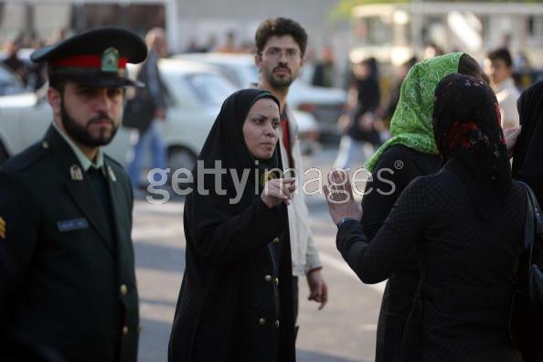 Women22APR2007 Iran: New suppressive measures face resistance