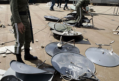 iran_satellite_SSF2 Iran Satellite Dishes Confiscated