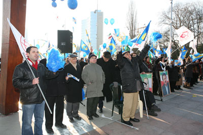 Families of PMOI in Ashraf City celebrate victory after a 126-day sit-in Families of PMOI in Ashraf City celebrate victory after a 126-day sit-in