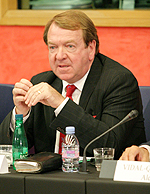 Mr. Struan Stevenson, Vice-President of the EPP-ED group at the European Parliament and Co-chair of the Friends of a Free Iran (FOFI) Mr. Struan Stevenson, Vice-President of the EPP-ED group at the European Parliament and Co-chair of the Friends of a Free Iran (FOFI)