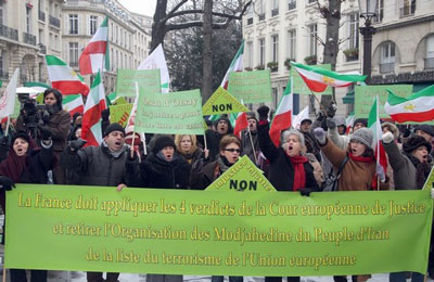 Demonstration in support of the PMOI in Paris Demonstration in support of the PMOI in Paris