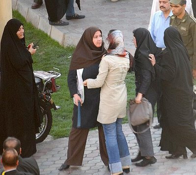 Archive photo of women harrassment by the regime in Iran Archive photo of women harrassment by the regime in Iran