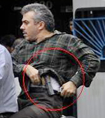 Photo: Iranian regime's plainclothes agents hunting down protestors Photo: Iranian regime's plainclothes agents hunting down protestors