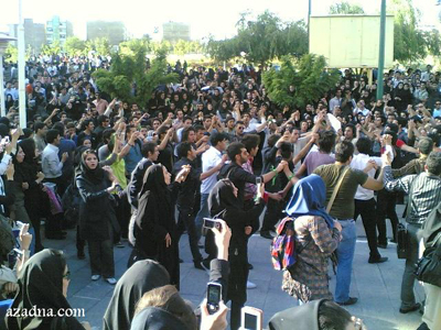 azad-univ-protes2 A student protest in Iran