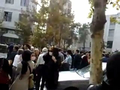 Anti-regime protest in Tehran, November 4, 2009 Anti-regime protest in Tehran, November 4, 2009