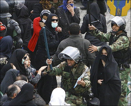 500 protestors arrested in Tehran’s Arya Shahr 500 protestors arrested in Tehran’s Arya Shahr