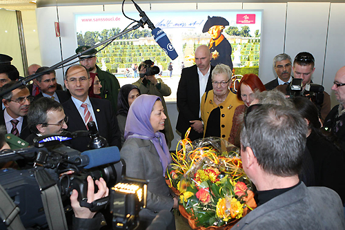 Maryam Rajavi arrives in Berlin Maryam Rajavi arrives in Berlin