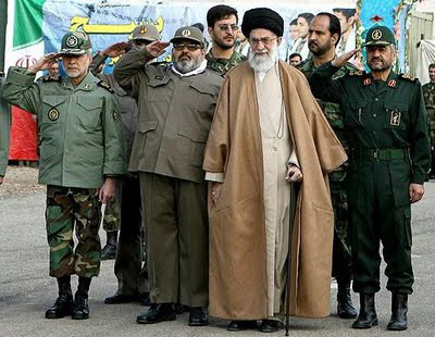 Revolutionary Guards robs the Iranian people of their wealth to continue suppression Revolutionary Guards robs the Iranian people of their wealth to continue suppression