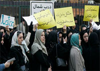 teachers_demonstrate_majlis
