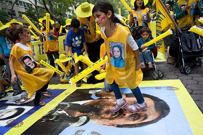 092211_iranun73_sJPG_900_54