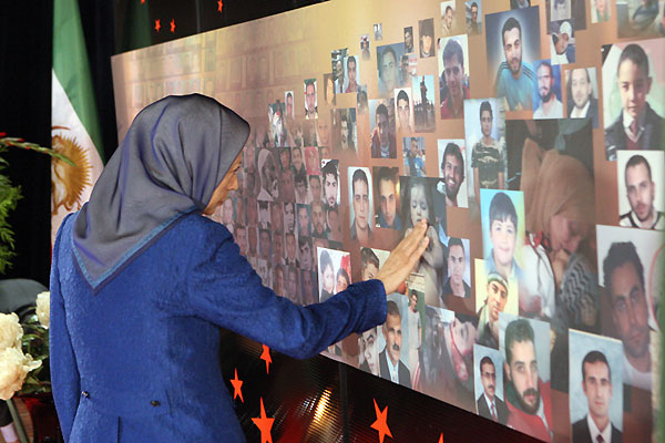 rajavi-in-photo-exhi